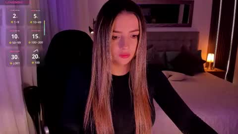    online show from October 14, 2025, 7:25 pm