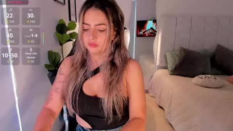 Snapshot of amywoods chatting on April 21, 2026, 8:55 pm online show from April 21, 2026, 8:55 pm