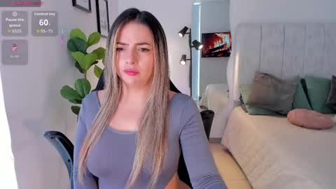 Snapshot of amywoods chatting on May 6, 2026, 8:03 pm online show from May 6, 2026, 8:03 pm