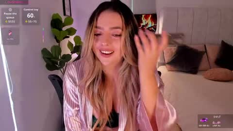 Snapshot of amywoods chatting on May 30, 2026, 2:03 pm online show from May 30, 2026, 2:03 pm