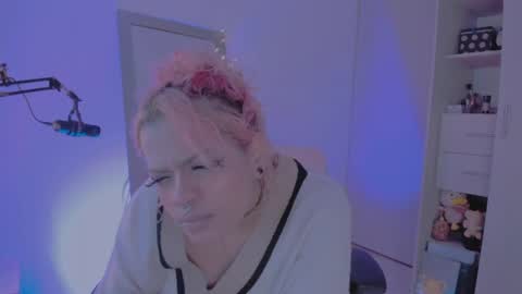 Collinns online show from April 4, 2026, 4:44 am