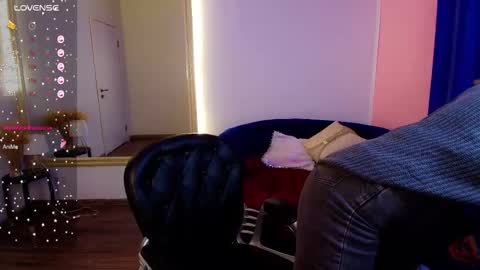 Angie online show from February 16, 2025, 2:42 am