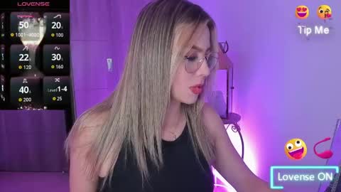 Snapshot of ana_becker1 chatting on May 11, 2026, 7:25 am Ana online show from May 11, 2026, 7:25 am