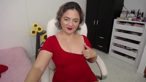 Snapshot of ana_hotmilf chatting on December 7, 2024, 8:33 am Ana online show from December 7, 2024, 8:33 am