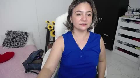 Snapshot of ana_hotmilf chatting on December 12, 2024, 9:37 pm Ana online show from December 12, 2024, 9:37 pm