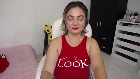 Snapshot of ana_hotmilf chatting on December 13, 2024, 12:42 am Ana online show from December 13, 2024, 12:42 am