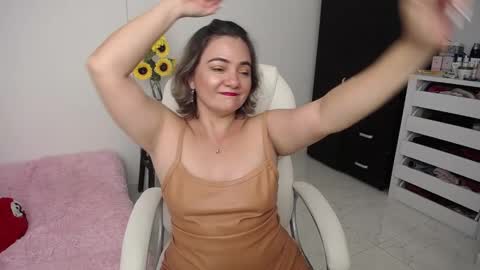 Snapshot of ana_hotmilf chatting on December 20, 2024, 2:52 am Ana online show from December 20, 2024, 2:52 am