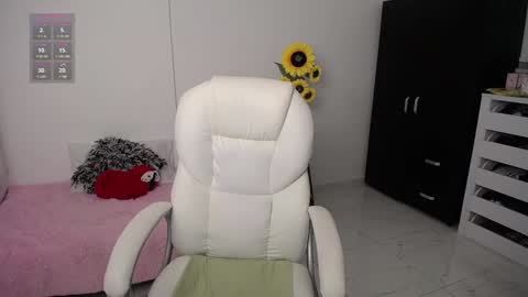 Snapshot of ana_hotmilf chatting on December 30, 2024, 11:06 pm Ana online show from December 30, 2024, 11:06 pm