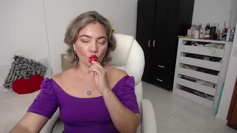 Snapshot of ana_hotmilf chatting on January 8, 2025, 11:09 pm Ana online show from January 8, 2025, 11:09 pm