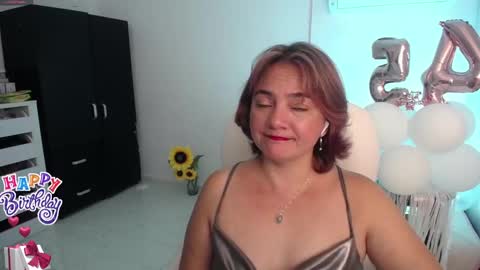 Snapshot of ana_hotmilf chatting on January 15, 2025, 1:56 am Ana online show from January 15, 2025, 1:56 am