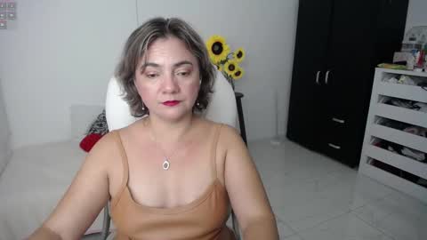 Snapshot of ana_hotmilf chatting on March 5, 2025, 2:14 am Ana online show from March 5, 2025, 2:14 am