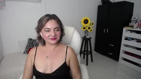 Snapshot of ana_hotmilf chatting on March 6, 2025, 11:20 pm Ana online show from March 6, 2025, 11:20 pm