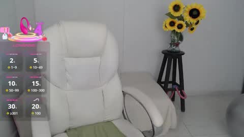 Snapshot of ana_hotmilf chatting on October 9, 2025, 12:08 am Ana online show from October 9, 2025, 12:08 am