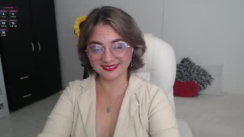 Snapshot of ana_hotmilfx chatting on March 5, 2025, 11:27 pm ANA online show from March 5, 2025, 11:27 pm
