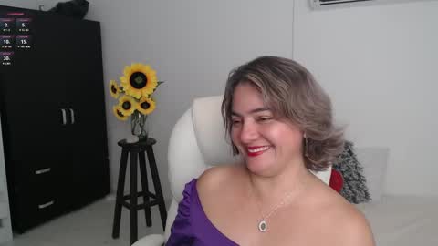 Snapshot of ana_hotmilfx chatting on March 7, 2025, 8:11 pm ANA online show from March 7, 2025, 8:11 pm