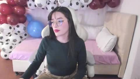 Snapshot of ana_ruuh chatting on September 9, 2025, 10:09 pm Im anna but you can call me as you want online show from September 9, 2025, 10:09 pm