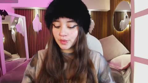 Snapshot of ana_taylor2 chatting on October 6, 2025, 7:33 pm Ana online show from October 6, 2025, 7:33 pm