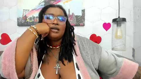 ANNA FUENTES online show from February 18, 2025, 2:38 pm