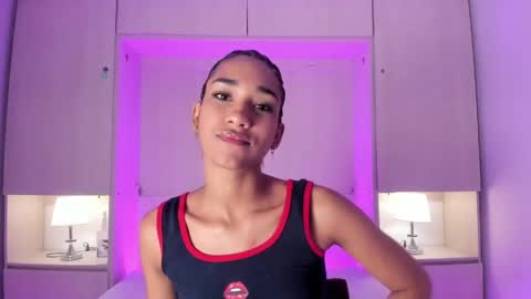 anaacollins_ online show from May 19, 2026, 11:49 am