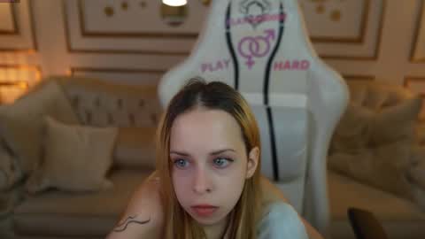 Snapshot of anabel_team054 chatting on October 6, 2025, 10:34 am PLAYHARD054 online show from October 6, 2025, 10:34 am