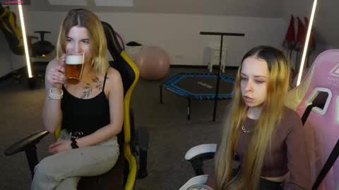 Snapshot of anabel_team054 chatting on November 12, 2025, 11:10 am PLAYHARD054 online show from November 12, 2025, 11:10 am