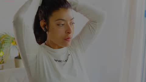 anabelcurvy online show from April 15, 2026, 9:05 am