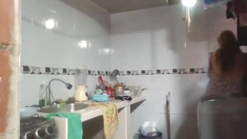 Snapshot of anabella_00 chatting on April 16, 2026, 9:39 pm anabella_00 online show from April 16, 2026, 9:39 pm