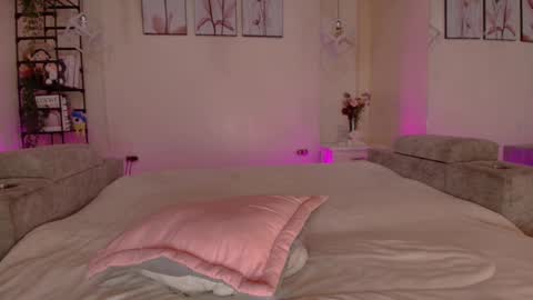    online show from September 9, 2025, 5:34 pm