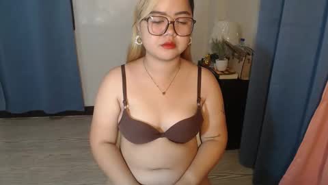 anabelle_pinayx online show from March 7, 2026, 7:33 pm