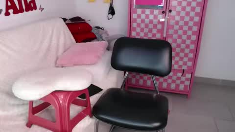 Ana online show from November 11, 2025, 10:04 am