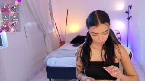 ANABEL WOLF  online show from October 29, 2025, 12:29 pm