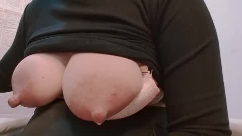 anacutieee online show from February 12, 2026, 1:44 am