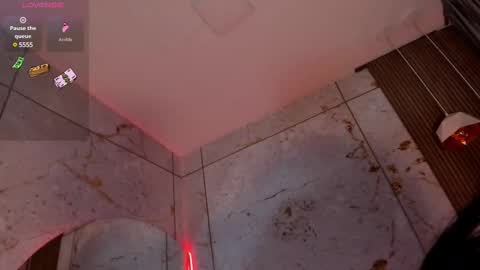 Snapshot of anaelle_bardin chatting on February 13, 2025, 8:24 pm Anna online show from February 13, 2025, 8:24 pm