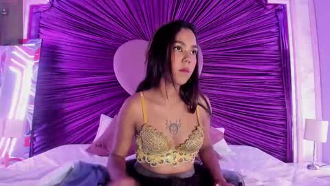 Snapshot of anaelle_bardin chatting on March 2, 2025, 7:23 pm Anna online show from March 2, 2025, 7:23 pm