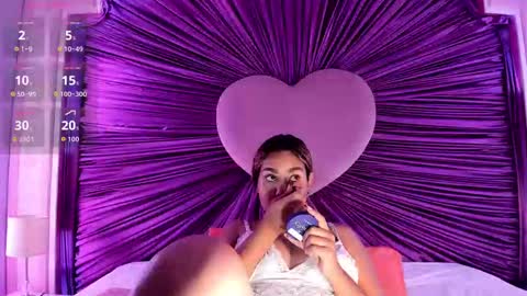 Snapshot of anaelle_bardin chatting on October 3, 2025, 7:11 pm Anna online show from October 3, 2025, 7:11 pm