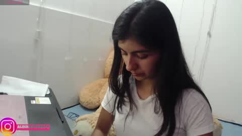 Anahi Browns online show from February 18, 2025, 10:03 pm