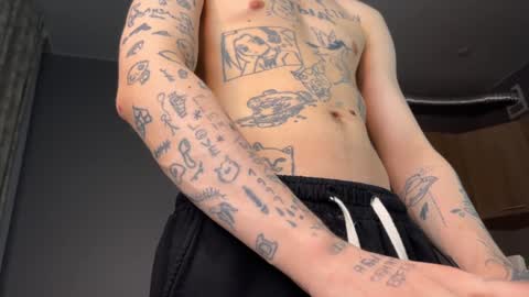 Snapshot of anahori_simon chatting on December 15, 2024, 5:10 pm simon online show from December 15, 2024, 5:10 pm