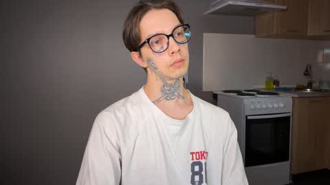 Snapshot of anahori_simon chatting on December 20, 2024, 5:08 pm simon online show from December 20, 2024, 5:08 pm