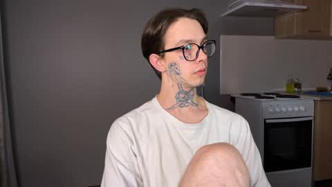 Snapshot of anahori_simon chatting on December 21, 2024, 6:02 pm simon online show from December 21, 2024, 6:02 pm