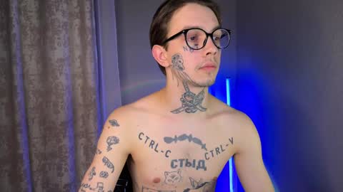 Snapshot of anahori_simon chatting on January 6, 2025, 4:23 pm simon online show from January 6, 2025, 4:23 pm