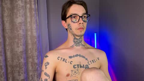 Snapshot of anahori_simon chatting on January 8, 2025, 5:48 pm simon online show from January 8, 2025, 5:48 pm