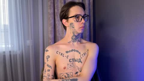 Snapshot of anahori_simon chatting on February 7, 2025, 8:33 am simon online show from February 7, 2025, 8:33 am