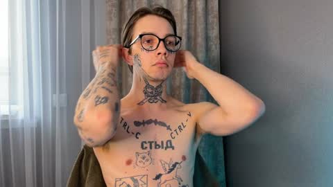 Snapshot of anahori_simon chatting on February 8, 2025, 11:44 am simon online show from February 8, 2025, 11:44 am