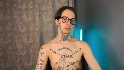 Snapshot of anahori_simon chatting on February 13, 2025, 1:40 am simon online show from February 13, 2025, 1:40 am