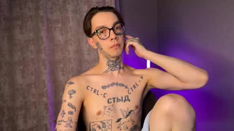 Snapshot of anahori_simon chatting on March 6, 2025, 9:09 pm simon online show from March 6, 2025, 9:09 pm