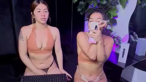 Snapshot of anales_deep_69 chatting on April 27, 2026, 1:53 pm AbbyAndAntonela online show from April 27, 2026, 1:53 pm