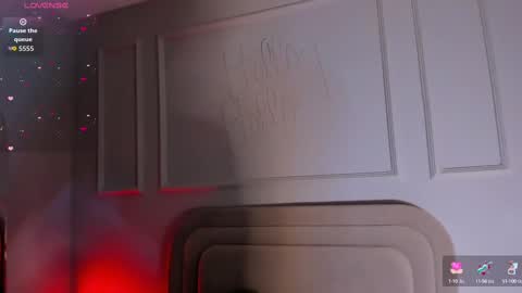 anamonroee online show from September 29, 2025, 11:48 am