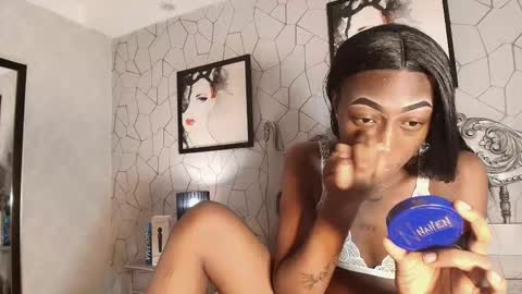 anamonroee online show from February 22, 2026, 8:07 pm