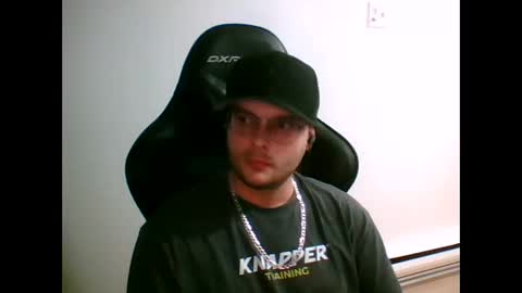 anarchyy1994 online show from April 15, 2026, 7:37 am