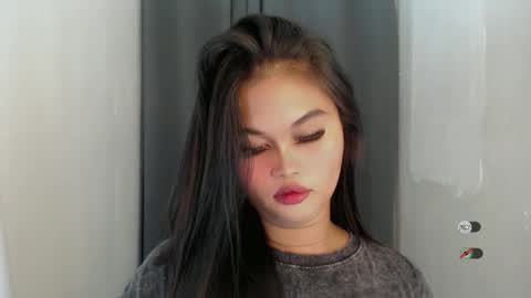Snapshot of anaruru_ chatting on May 19, 2026, 12:00 pm ANA online show from May 19, 2026, 12:00 pm